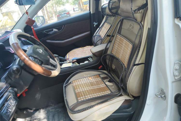 Used Dongfeng Aeolus AX7 2018 Classic 1.6T Automatic Luxury Model
