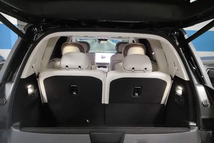 Used Lynk & Co 900 2025 2.0T Ultra Trunk