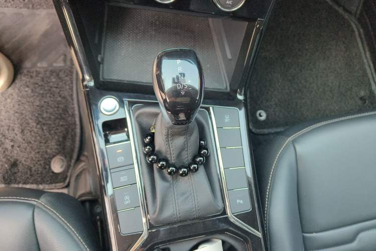 Used Volkswagen Passat 2019 330TSI Elite Edition China VI
