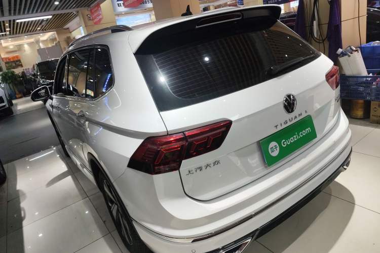 Used Volkswagen Tiguan L 2023 Facelift 380TSI Automatic All-Wheel Drive R-Line Flagship 7-Seater