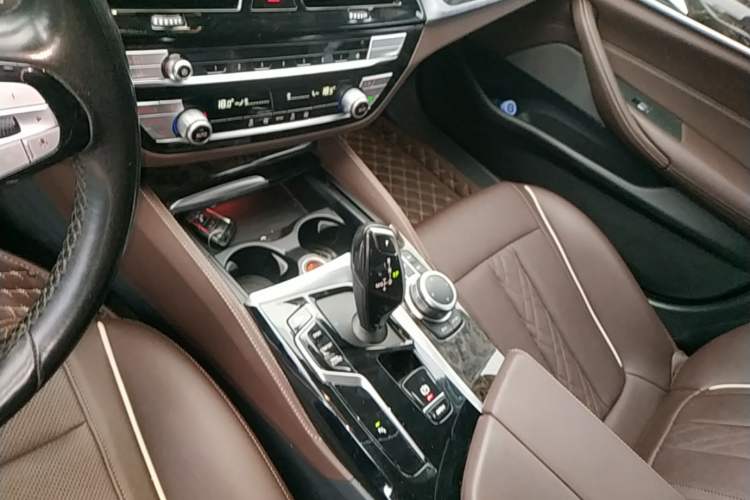 Used BMW 5 Series 2022 Restyled 525Li Luxury Package
