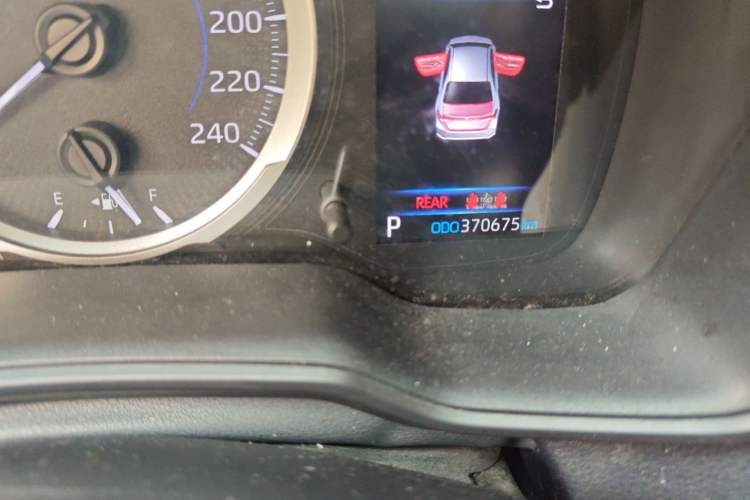 Used Toyota Corolla 2021 Dual-Engine 1.8L E-CVT Pioneer Edition Odometer Close Up