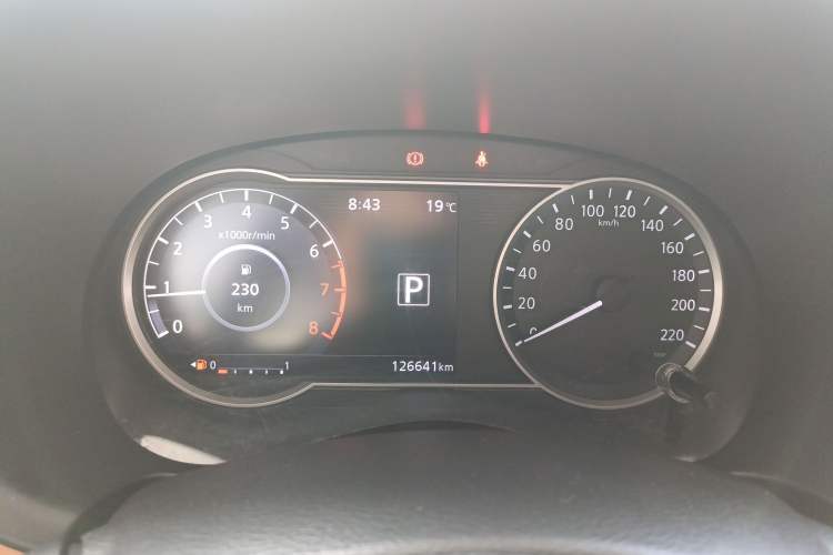 Used Nissan Kicks 2017 1.5L CVT Smart Drive Edition Instrument Cluster