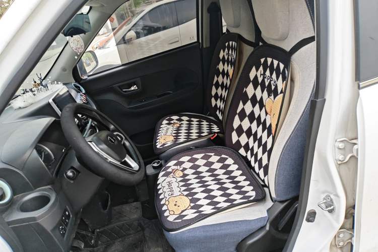 Used LINGBOX 2021 – Cai Wenji Edition Left Front Seat