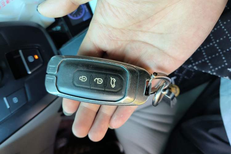 Used Ford Transit 2023 2.0T Diesel Automatic Commercial Van Short Wheelbase Low Roof—7/8/9-Seater