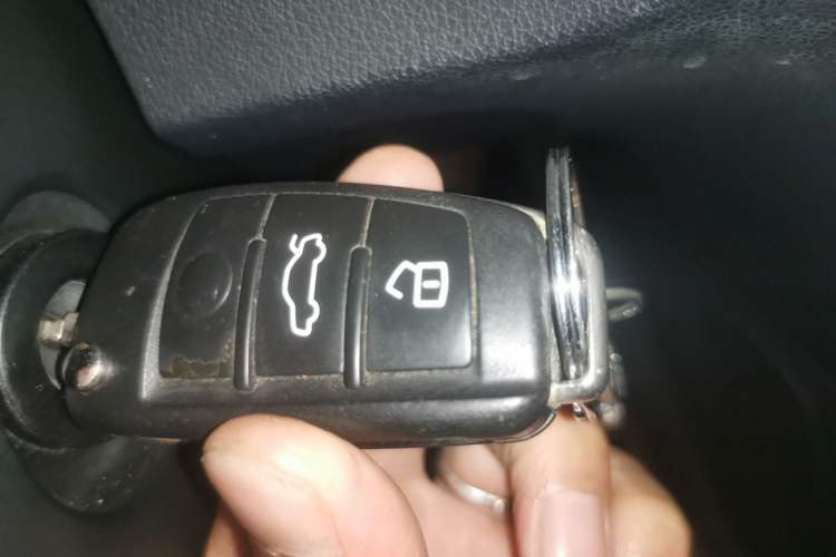 Used Audi Q3 2015 30 TFSI Comfort Model Vehicle Key