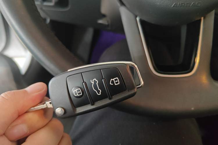 Used Audi A3 2020 Sportback 35 TFSI Fashion Edition China VI Emission Standard Vehicle Key