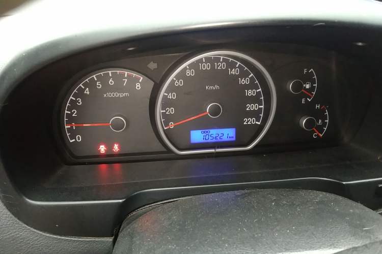 Used Hyundai Celesta 2011 1.6L Manual Comfort Edition Odometer Close Up