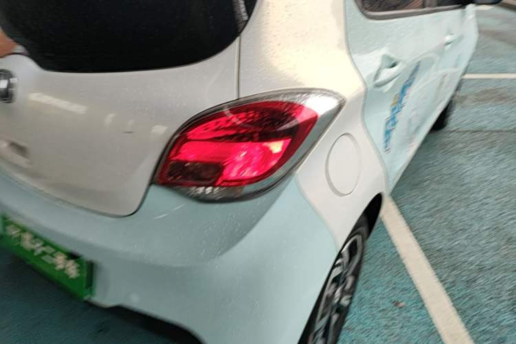 Used CHANGAN Benni E-Star 2022 Qingxin Edition Colorful Model Lithium Iron Phosphate
