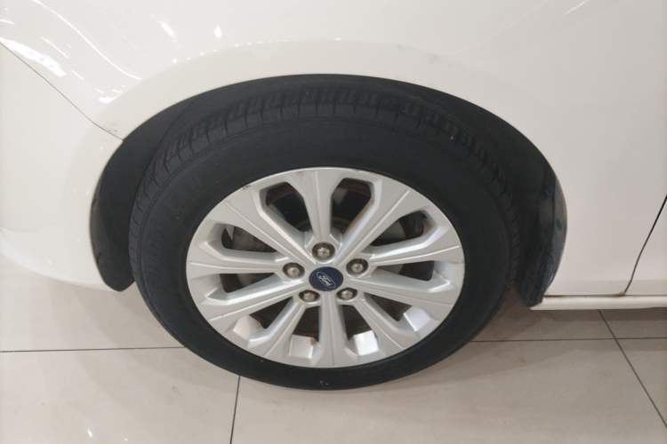 Used Ford Escort 2017 Happiness Edition 1.5L Automatic Fashion Version Left Front Wheel Hub