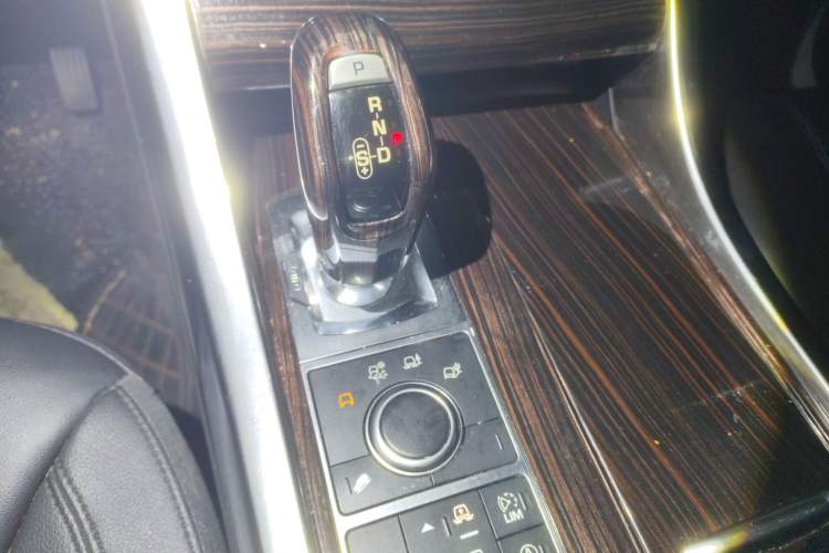 Used Land Rover Range Sport  Gear Lever