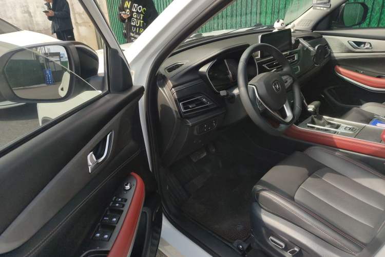 Used Changan CS75 2022 Blue Whale Edition 1.5T DCT Prestige Model
