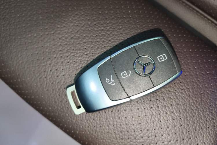 Used Mercedes-Benz GLC 2021 GLC 260 L 4MATIC Luxury Model Vehicle Key