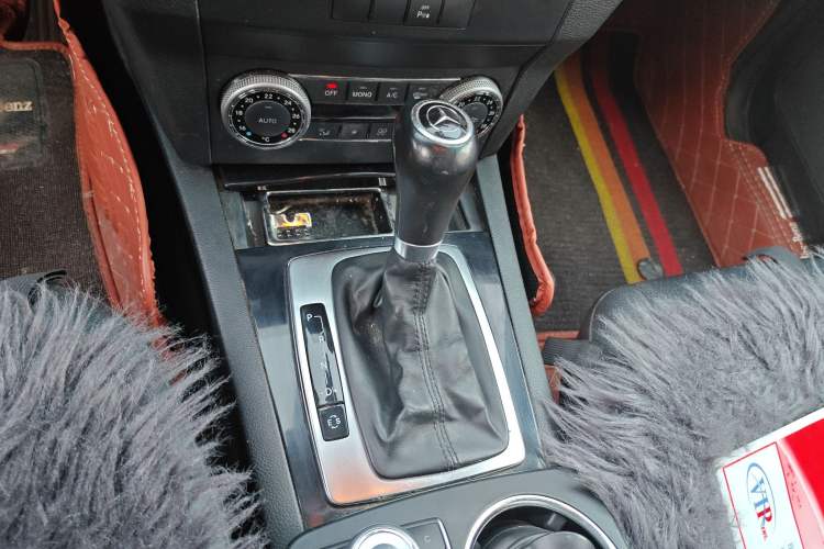 Used Mercedes-Benz GLK-Class 2011 GLK 300 4MATIC Fashion Model Gear Lever