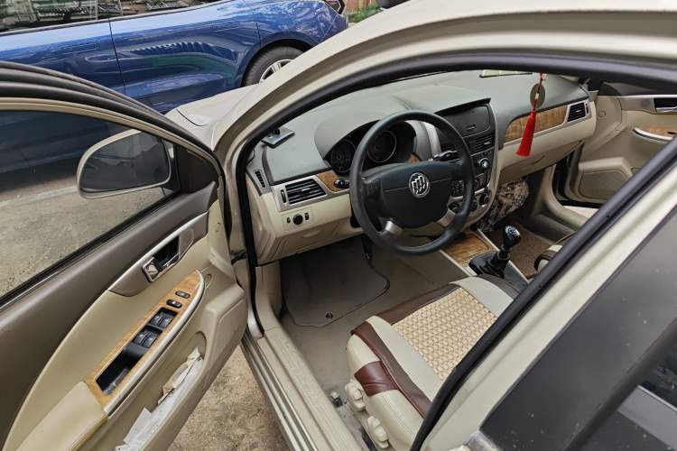 Used Buick Excelle 2015 1.5L Manual Classic Trim
