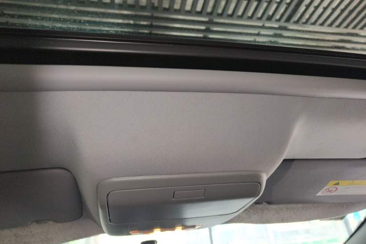 Used Peugeot 3008 2015 1.6THP Automatic Classic Edition Headliner