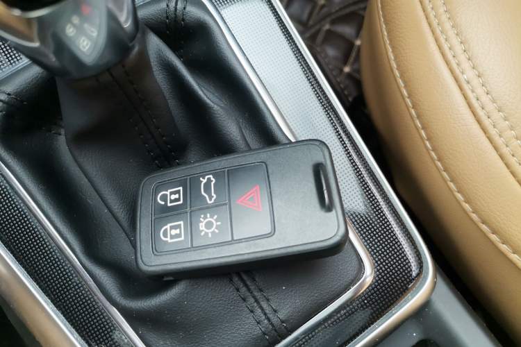 Used Volvo V40 2018 T3 Zhiyi Edition Vehicle Key