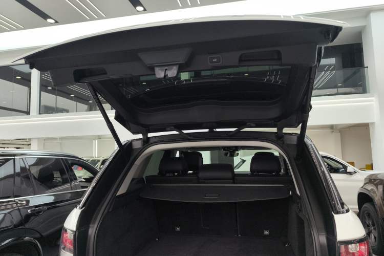 Used Land Rover Range Sport 2017 3.0 SC V6 SE Trunk