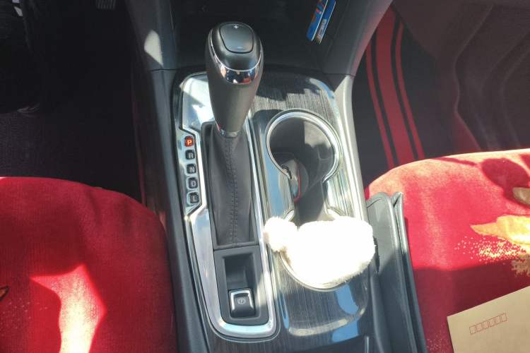 Used Chevrolet Equinox 2019 535T Automatic Chijie Edition China VI Gear Lever