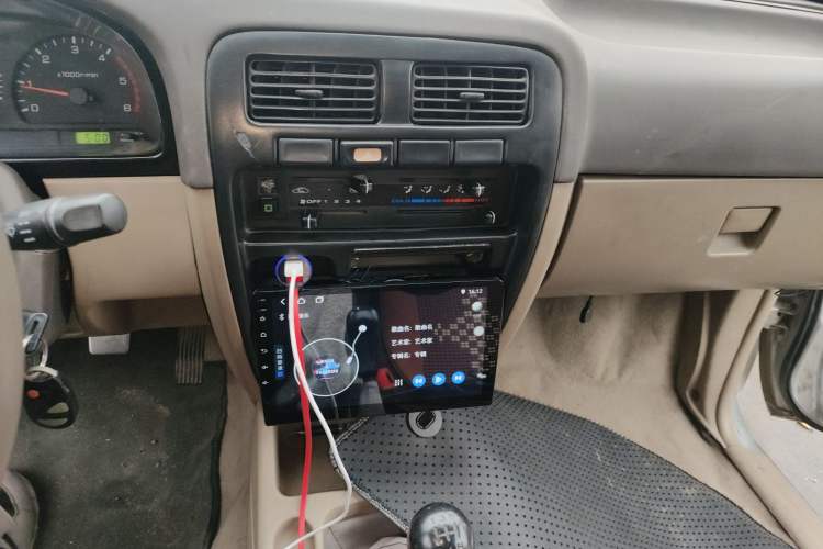 Used Dongfeng Ruichi 2013 3.2T Xingye Edition Diesel Two-Wheel Drive Standard Type CYQD80-E4