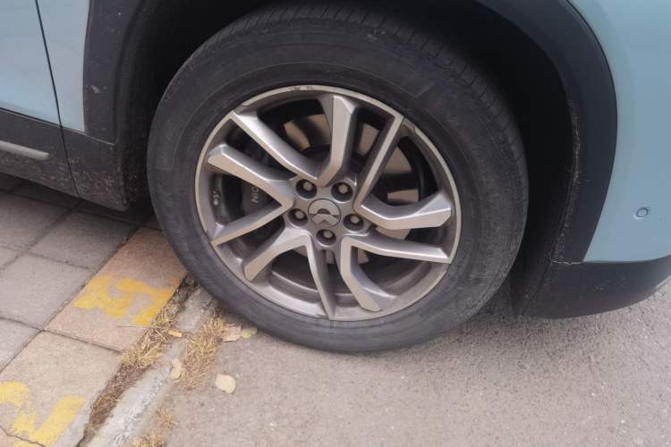 Used Nio ES6 2020 600 km Sport Edition Right Front Wheel Hub