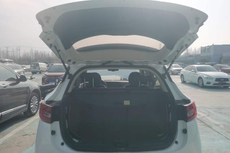 Used Zotye T300 2017 1.5T CVT Luxury Model Trunk