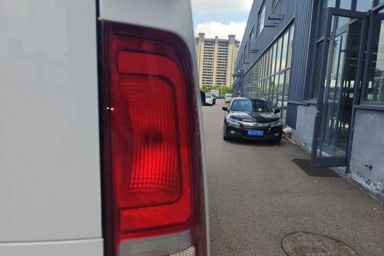 Used Ruichi EC75 2025 Model Passenger Vehicle Smart Driving Ultra-Charging Edition, Pioneer Type I, 52.16 kWh