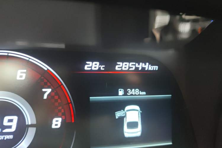 Used Hyundai Elantra 2021 1.5L CVT GLX Elite Edition Odometer Close Up