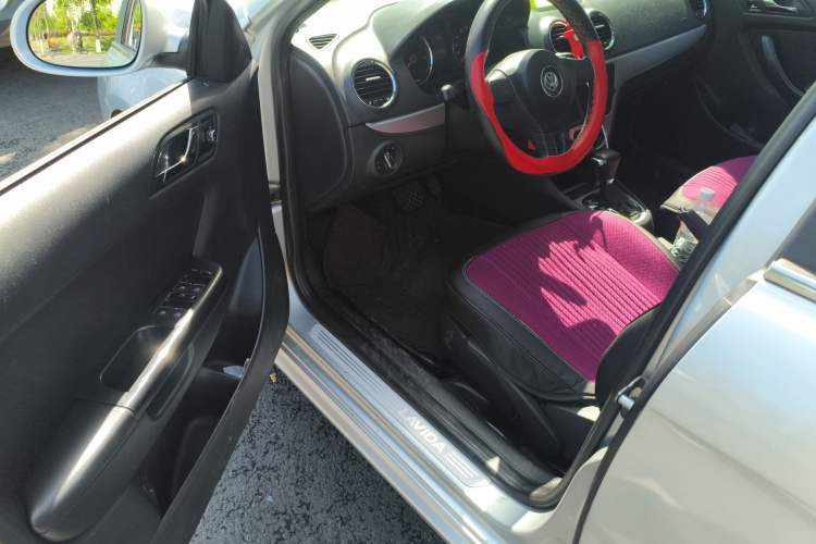 Used Volkswagen Lavida 2011 1.6L Automatic Premium Edition