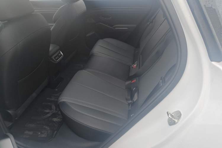 Used BYD Qin L 2025 DM-i Smart Drive 120KM Superior Model
