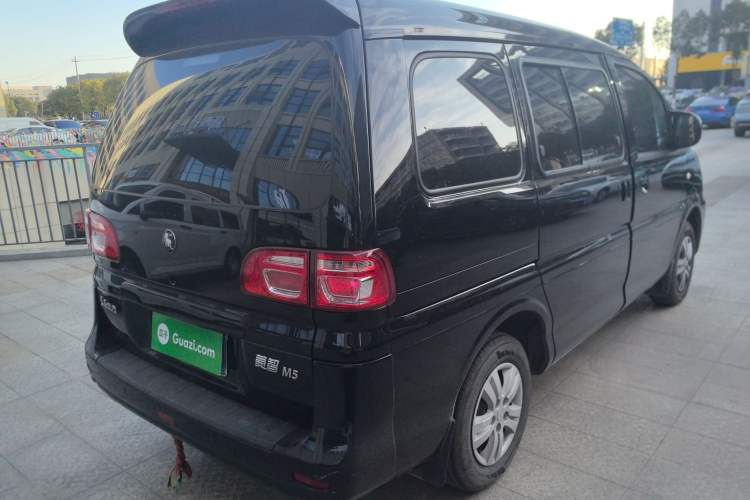 Used FORTHING Lingzhi 2023 M5 1.6L Practical Model 5 Seats
