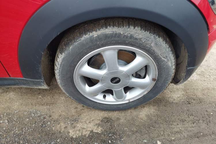 Used MINI 2010 1.6L COOPER 50 Mayfair Right Front Wheel Hub