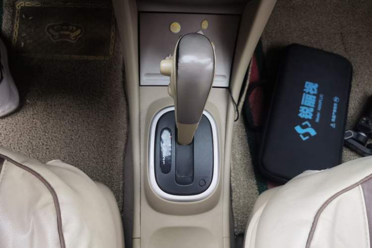 Used Nissan Sylphy 2012 Classic 1.6XE Automatic Comfort Edition Gear Lever