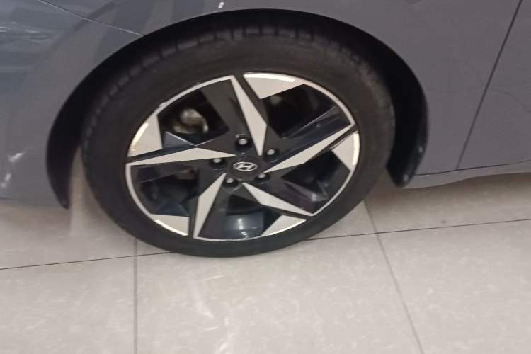 Used Hyundai Elantra 2021 1.5L CVT LUX Prestige Edition