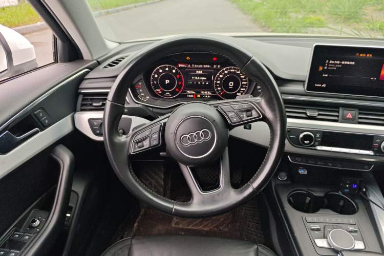 Used Audi A4L 2019 40 TFSI Fashion Edition China VI Emission Standard
