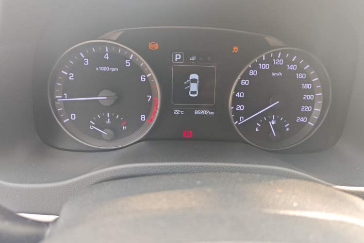 Used Hyundai Elantra (6th Generation / Lingdong) 2016 1.6L Automatic ZhiXuan – Elite Version Odometer Close Up