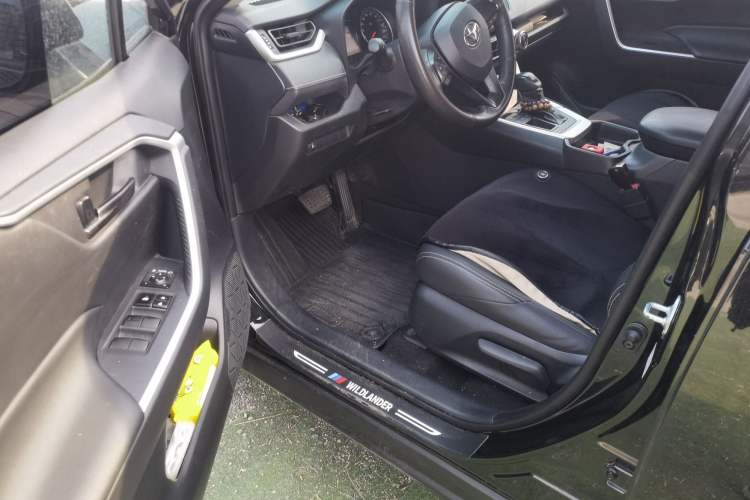 Used Toyota Wildlander 2023 2.0L CVT Two-Wheel Drive Leading Edition