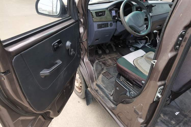 Used Jinbei Hiace X30 2020 1.5L Super-Comfortable Version China VI Standard SWC15M
