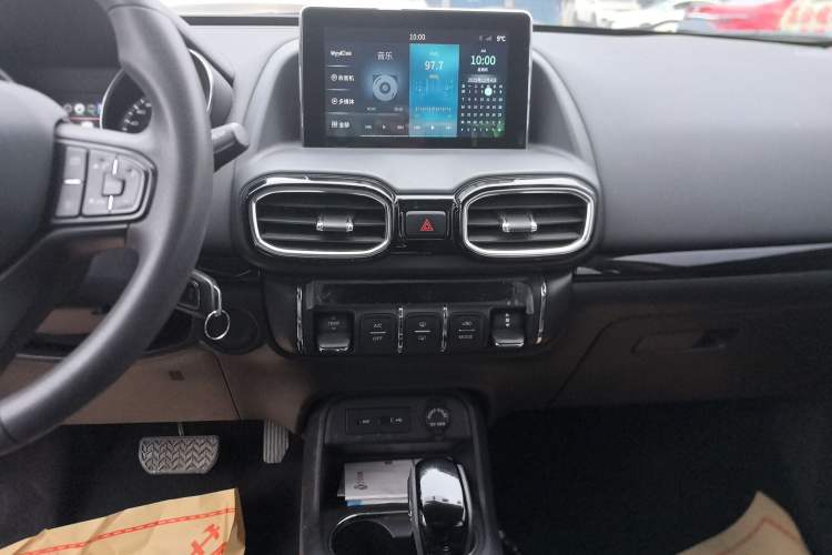 Used Dongfeng Aeolus AX4 2018 1.6L DCT Trendy & Stylish Model with Sunroof
