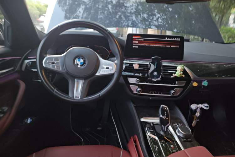 Used BMW 5 Series 2022 Second Facelift 525Li M Sport Package Center Console