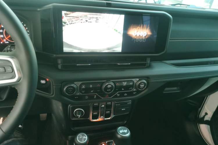 Used Jeep Wrangler 2024 2.0T Sahara Four-Door Edition
