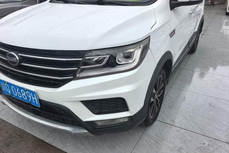 Used SWM X3 2017 1.5T Manual Fashion Model
