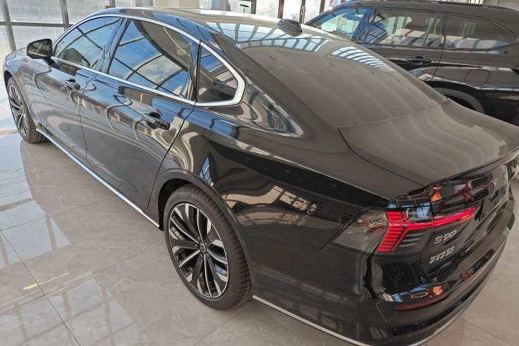 Used Volvo S90 2026 B5 Zhiyuan Luxury Edition
