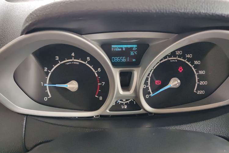 Used Ford EcoSport 2013 1.0L GTDi Manual Luxury Model Odometer Close Up