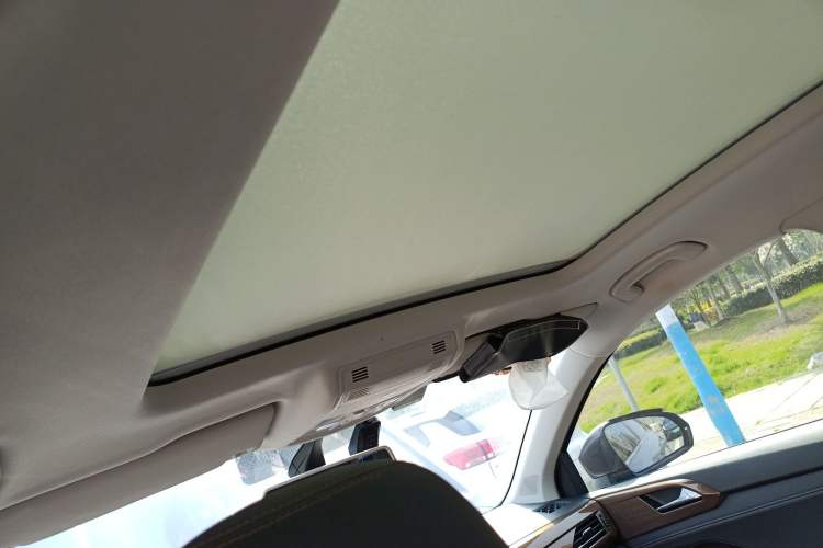 Used Volkswagen Tharu 2019 280TSI Two-Wheel Drive Luxury Version China VI Standard
