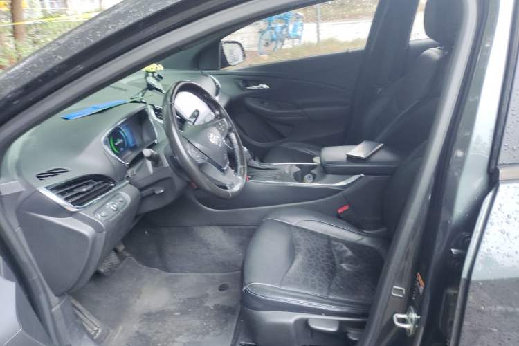 Used Buick VELITE 5 2017 Urban Extended-Range Model Left Front Seat