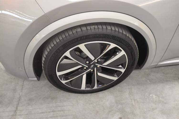 Used Li Auto L9 2022 Max model