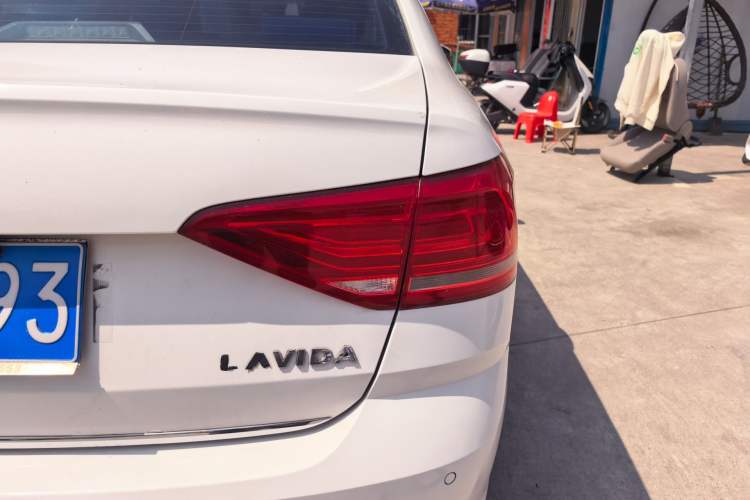 Used Volkswagen Lavida 2017 1.6L Automatic Comfort Edition