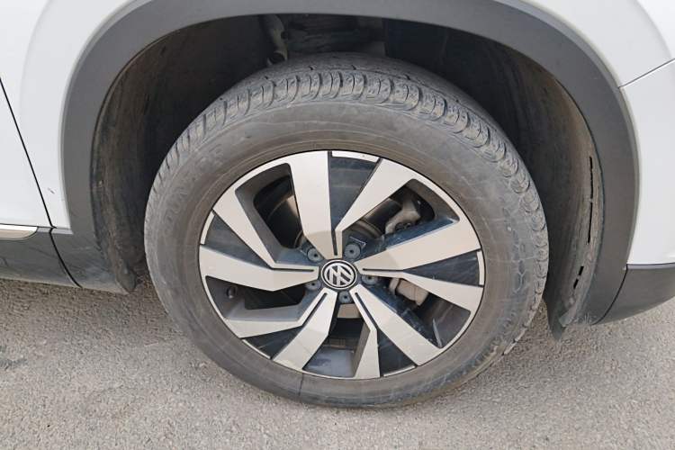 Used Volkswagen Tayron 2019 330TSI Two-Wheel Drive Luxury Model China VI Standard Right Front Wheel Hub