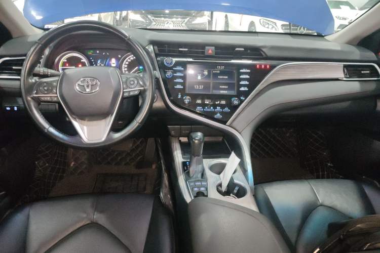 Used Toyota Camry 2018 Dual-Engine 2.5 HG Luxury Edition
